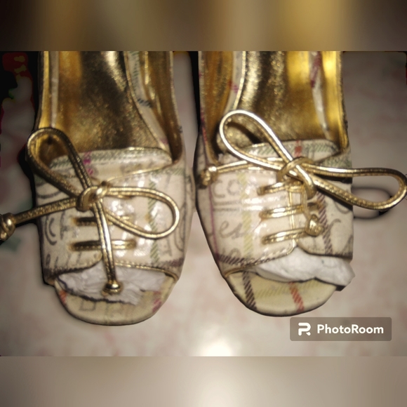 Coach Corey Letter Graffiti Pumps - Picture 7 of 16